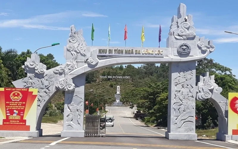tim hieu cac di tich lich su khang chien gan lien voi dan toc