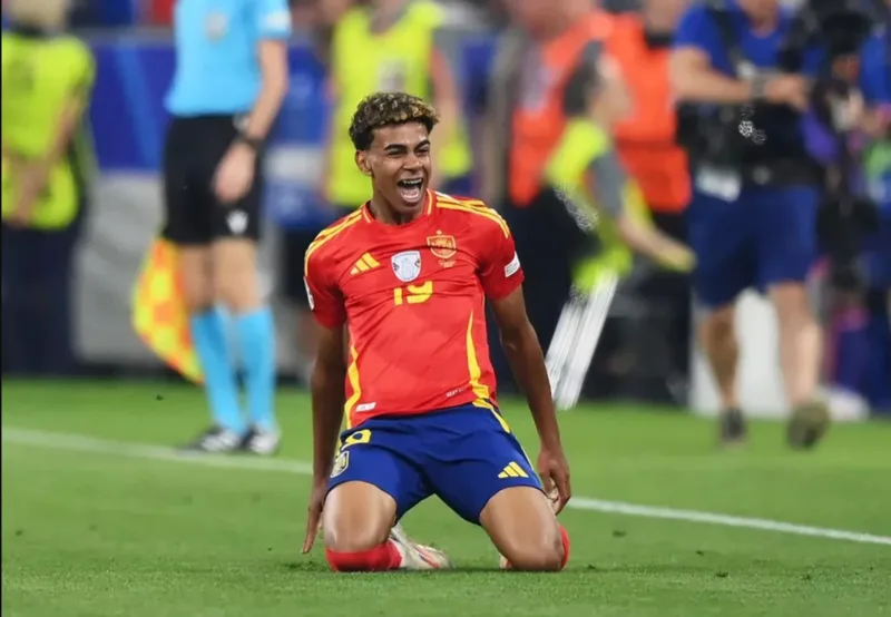 Tại Euro 2024, Lamine Yamal ghi dấu ấn mạnh mẽ và trở thành biểu tượng mới của thế hệ cầu thủ trẻ Tây Ban Nha.